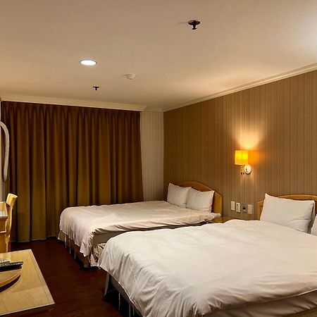 Hermes Hotel Hsinchu City Exterior photo
